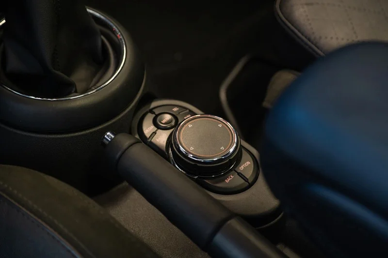 Mini COOPER – 21