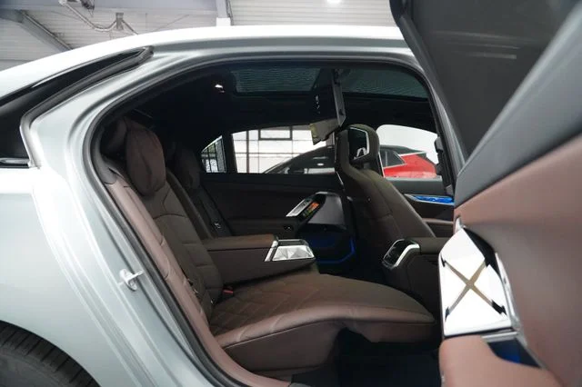 BMW 740 – 21
