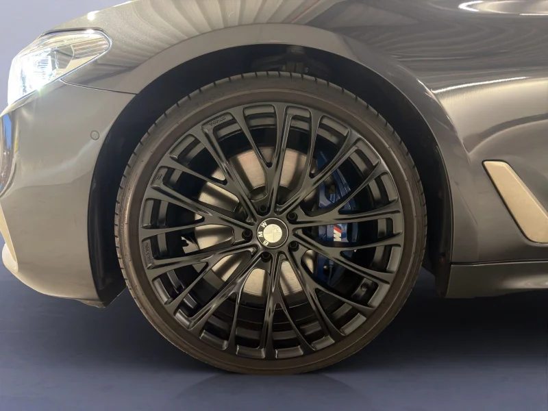 BMW M550 – 12