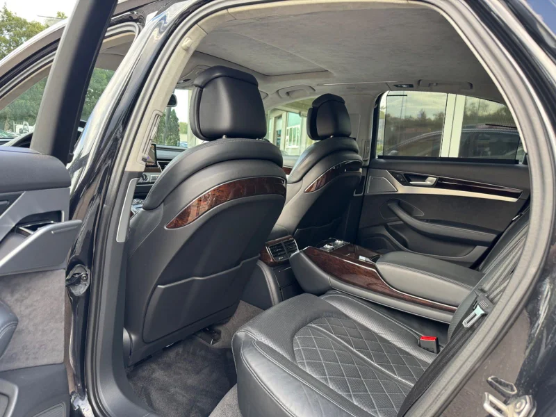 Audi A8 – 24