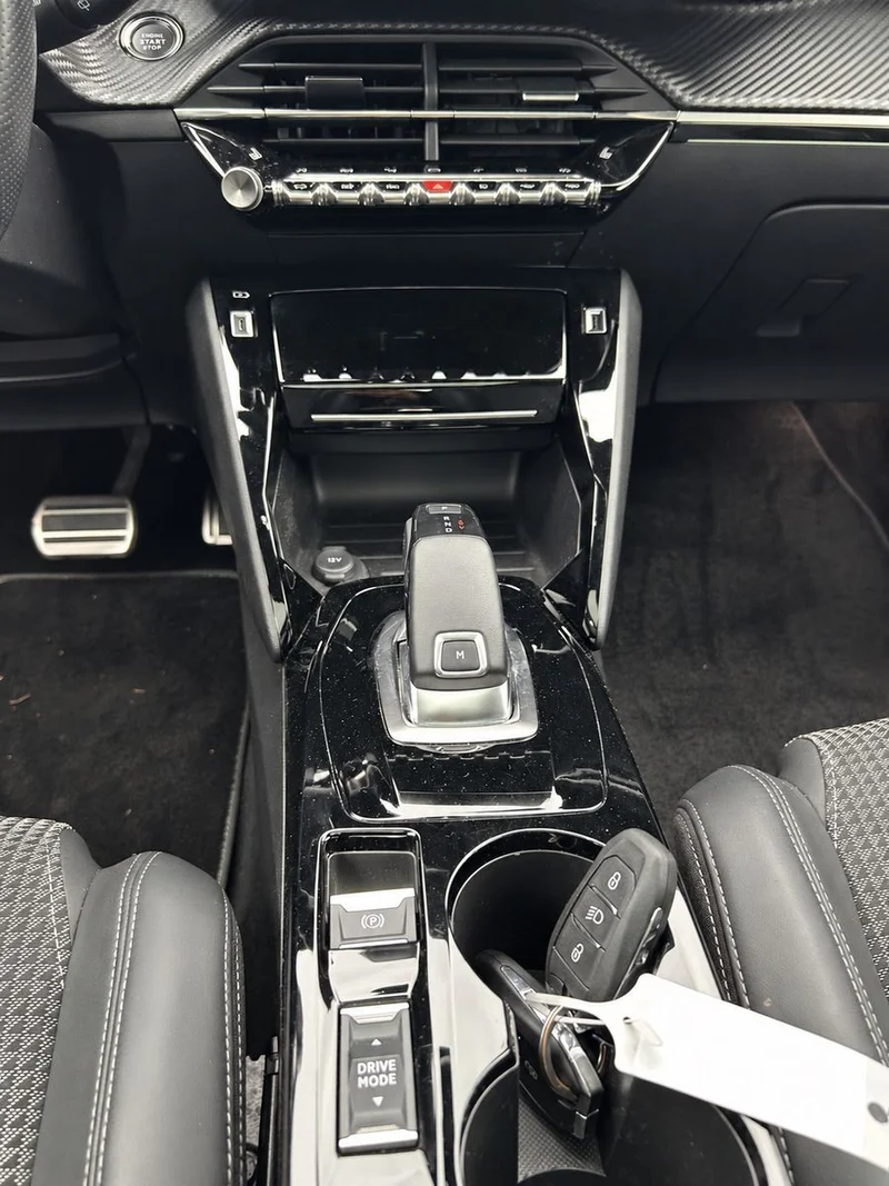 Peugeot 2008 – 17