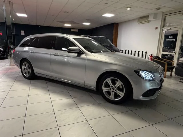 Mercedes-Benz E 220 – 3