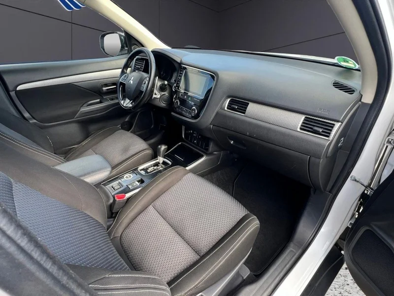 Mitsubishi Outlander – 19