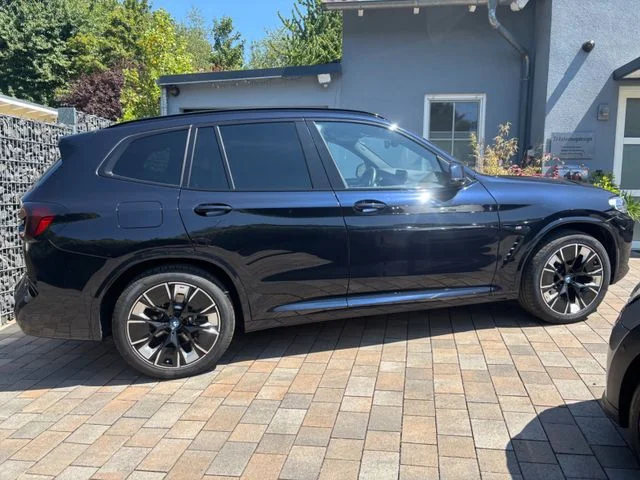 BMW iX3 – 4