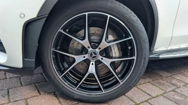 MERCEDES-BENZ GLC 300 – 14