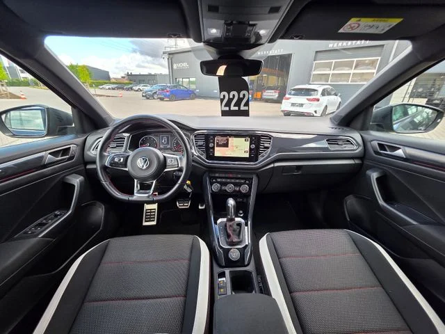 Volkswagen T-Roc – 32