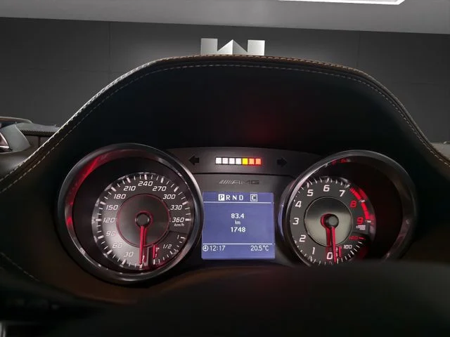 Mercedes-Benz SLS AMG – 13