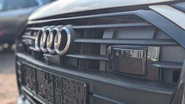 AUDI A6 – 8