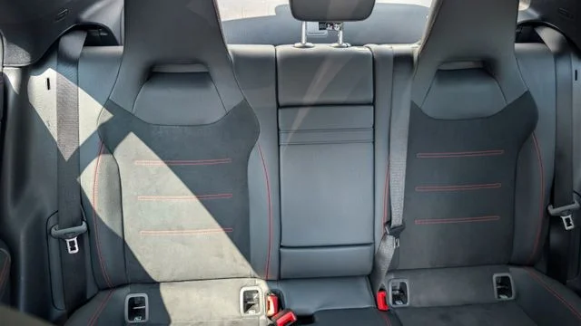 MERCEDES-BENZ CLA 200 – 23