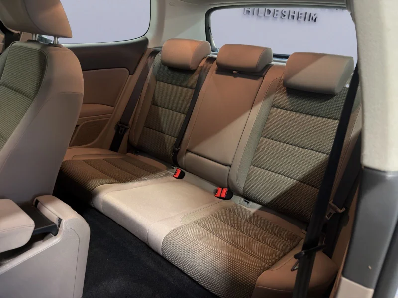 Volkswagen Golf – 17