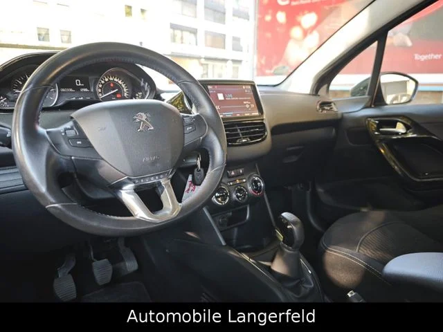 Peugeot 208 – 17