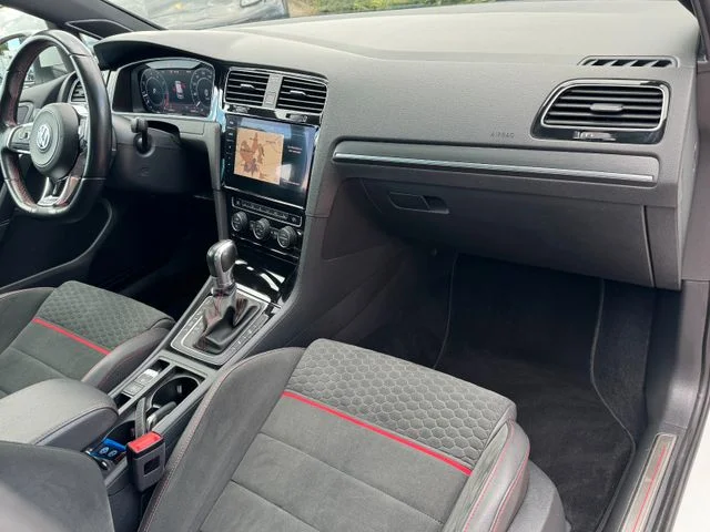 Volkswagen Golf – 16