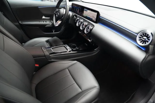 MERCEDES-BENZ CLA 180 – 29
