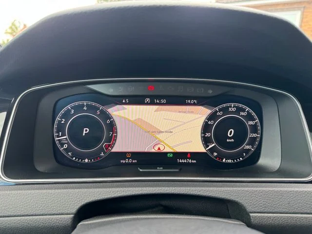 Volkswagen Golf – 12