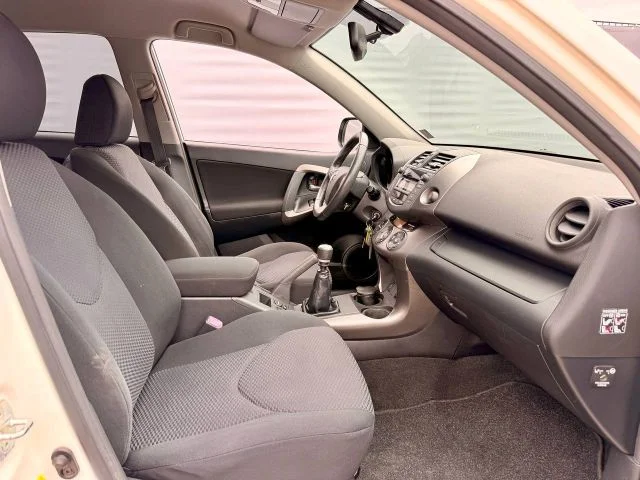 Toyota RAV 4 – 16