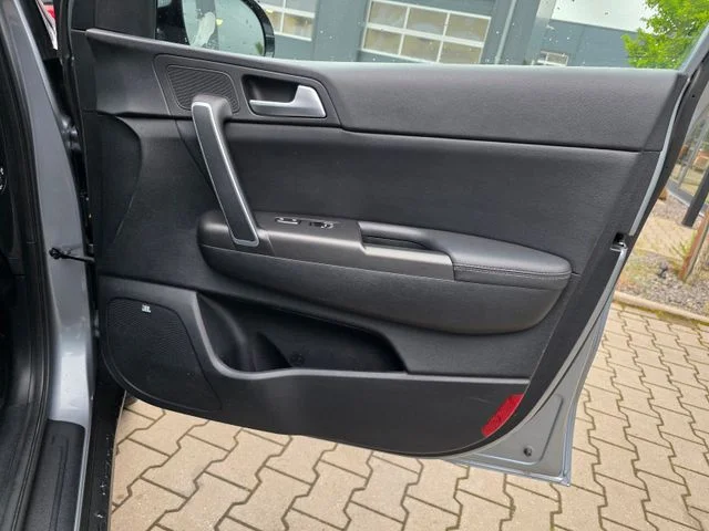 Kia Sportage – 18