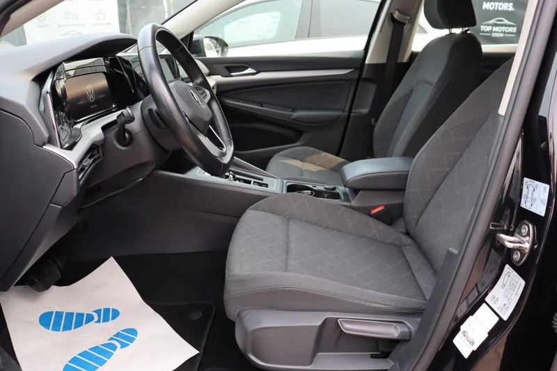 Volkswagen Golf – 12