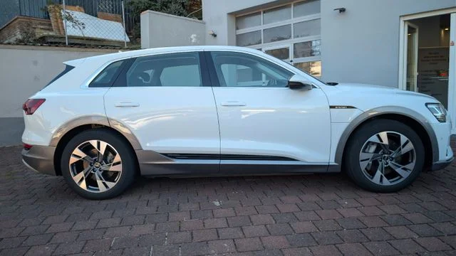 AUDI e-tron – 6