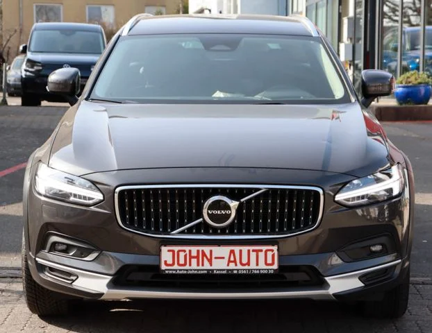 Volvo V90 Cross Country – 2