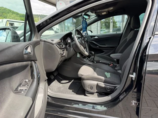 Opel Astra – 10