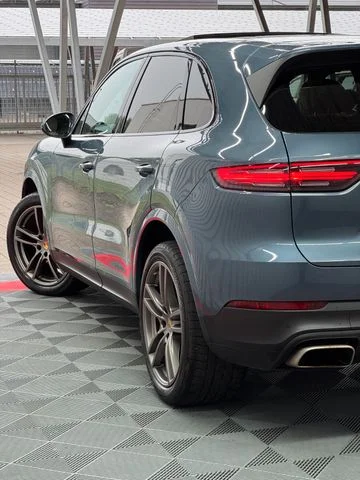 Porsche Cayenne – 12
