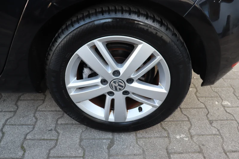 Volkswagen Golf – 9