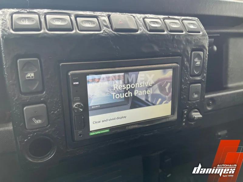 Land Rover Defender – 21