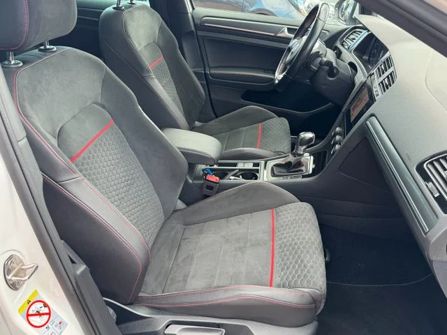 Volkswagen Golf – 17
