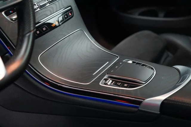 MERCEDES-BENZ GLC 300 – 13