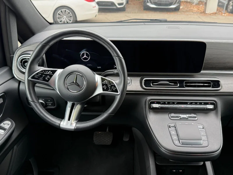 Mercedes-Benz V 300 – 13
