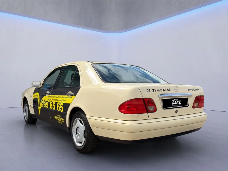 Mercedes-Benz E 200 – 5