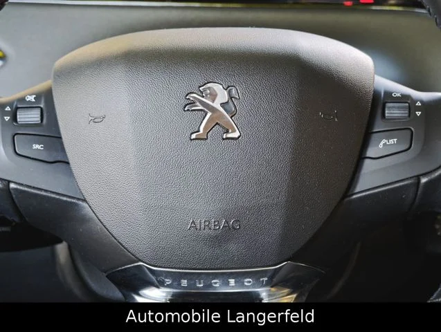 Peugeot 208 – 18