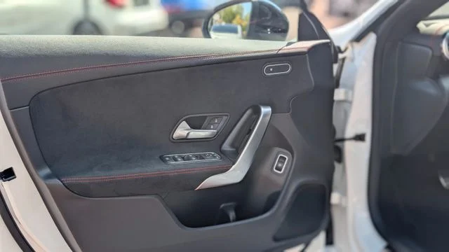 MERCEDES-BENZ CLA 200 – 9