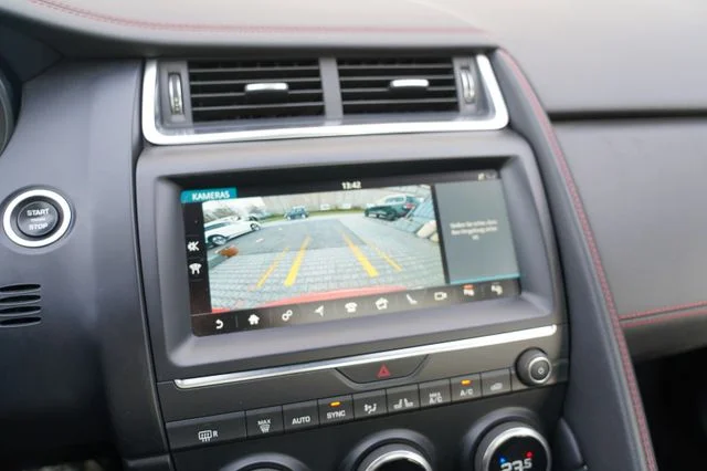 JAGUAR E-Pace – 21