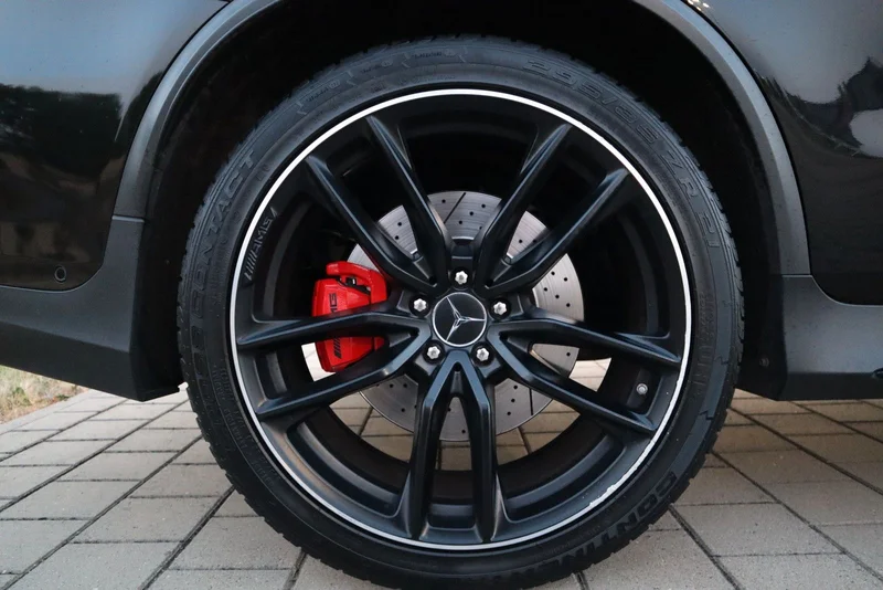 Mercedes-Benz GLC 63 AMG – 15