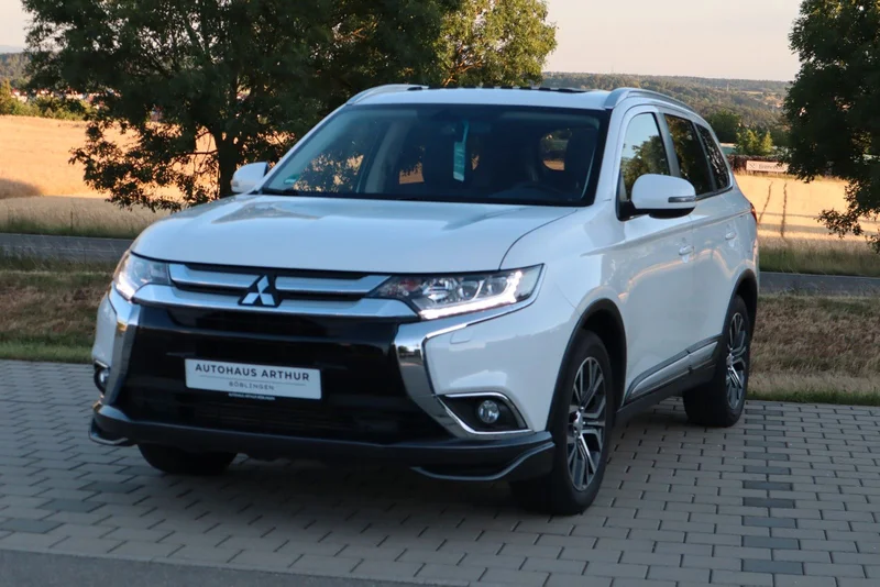 Mitsubishi Outlander – 2