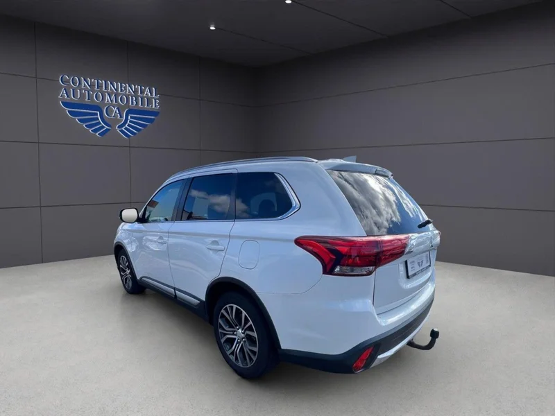 Mitsubishi Outlander – 4