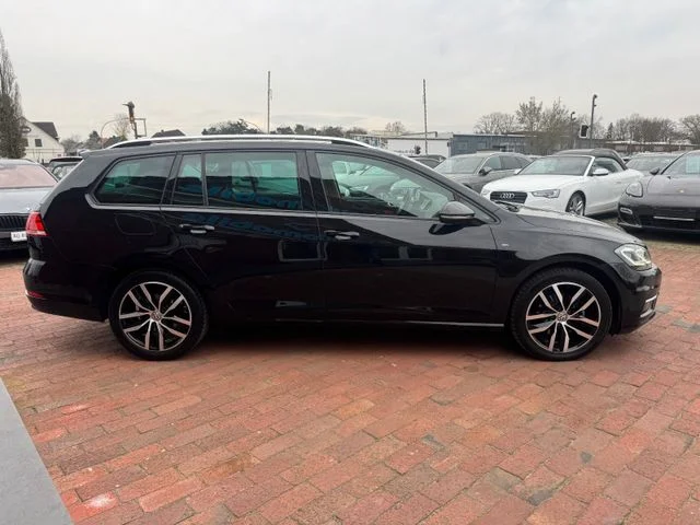 Volkswagen Golf – 10