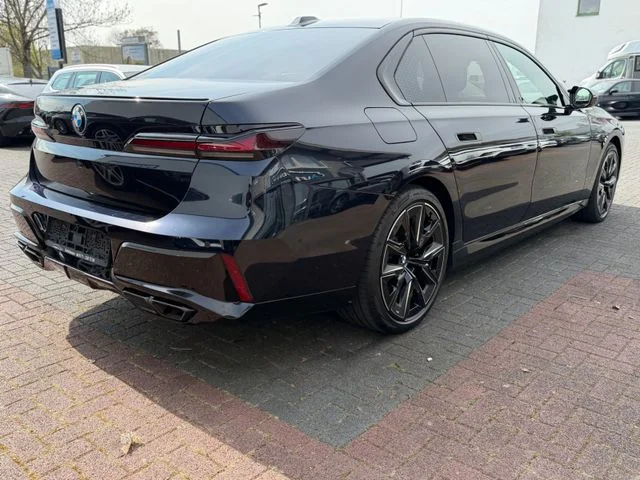BMW M760 – 5