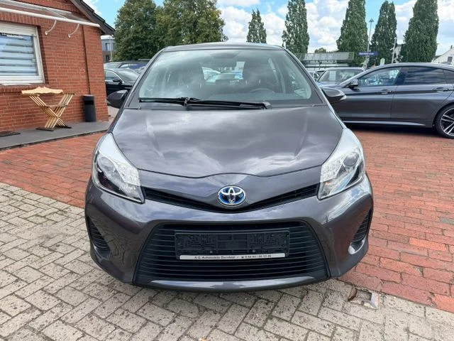 TOYOTA Yaris – 10