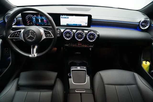 MERCEDES-BENZ CLA 180 – 17