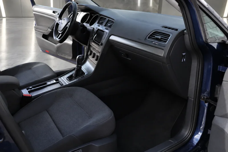 Volkswagen Golf – 15