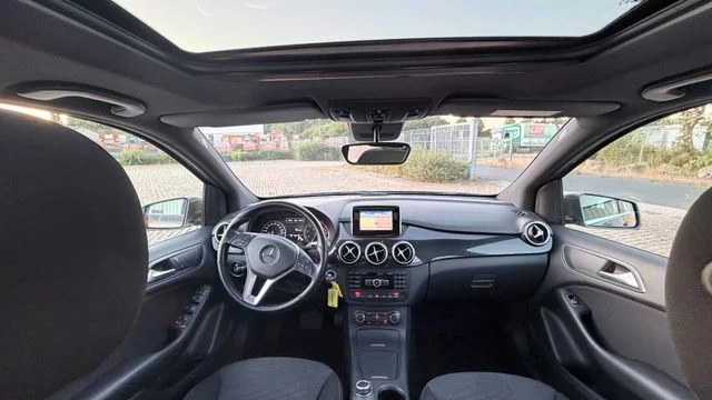 MERCEDES-BENZ B 180 – 7
