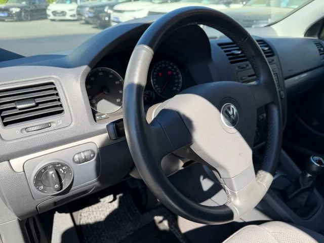 Volkswagen Golf – 12