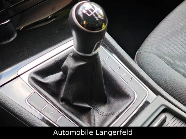 Volkswagen Golf – 23