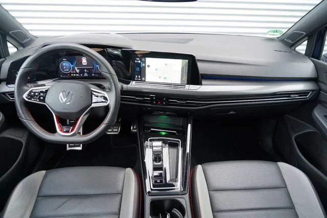 VW Golf – 11