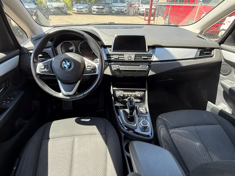BMW 218 – 12