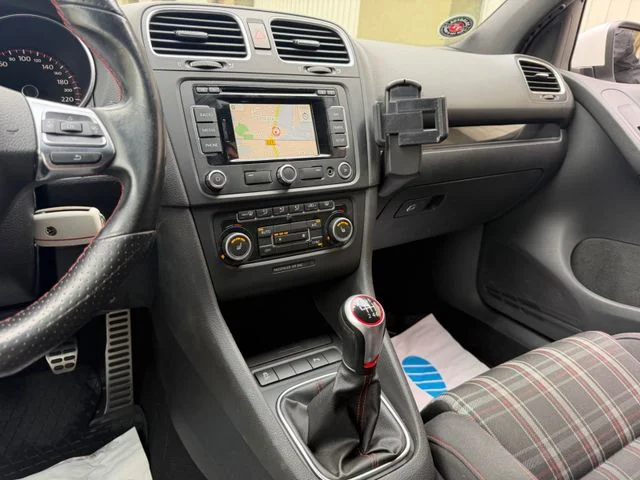 VW Golf – 16