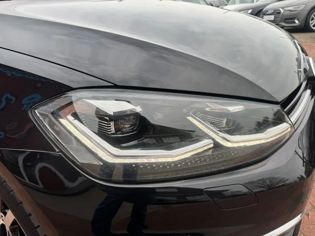 Volkswagen Golf – 11