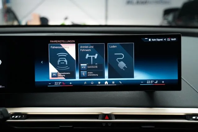 BMW iX – 27